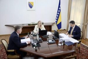 Vanredna sjednica Predsjedništva BiH, razmatraju se antiustavni potezi RS