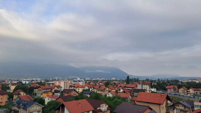 Danas oblačno s pljuskovima, osjetan pad temperature