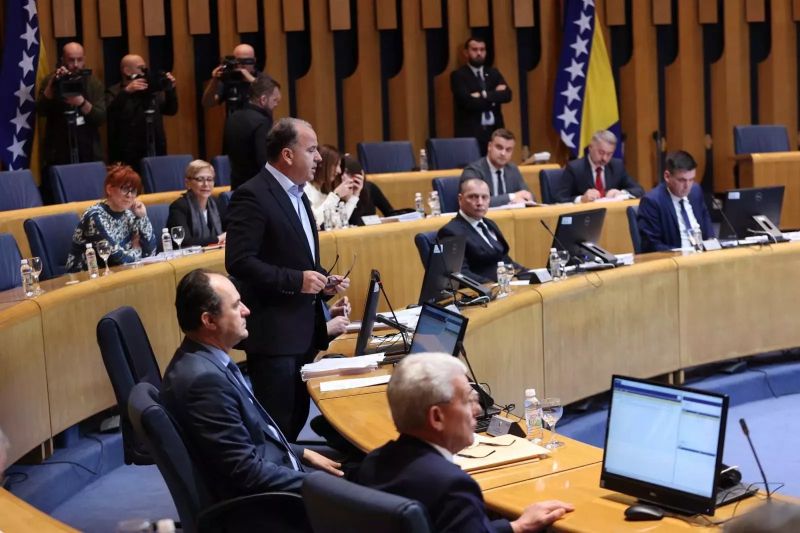 Sastanak državne koalicije u Sarajevu, Dom naroda PS BiH usvaja Zakon o VSTV-u