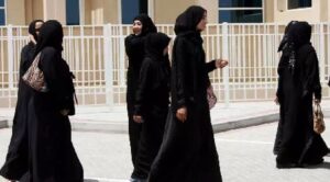 Francuske državne škole odbijaju dolazak desetina učenica u muslimanskim abajama