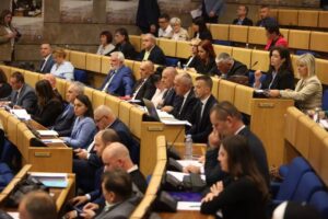 U pola noći usvojen rebalans Budžeta FBiH, slijedi sjednica Doma naroda