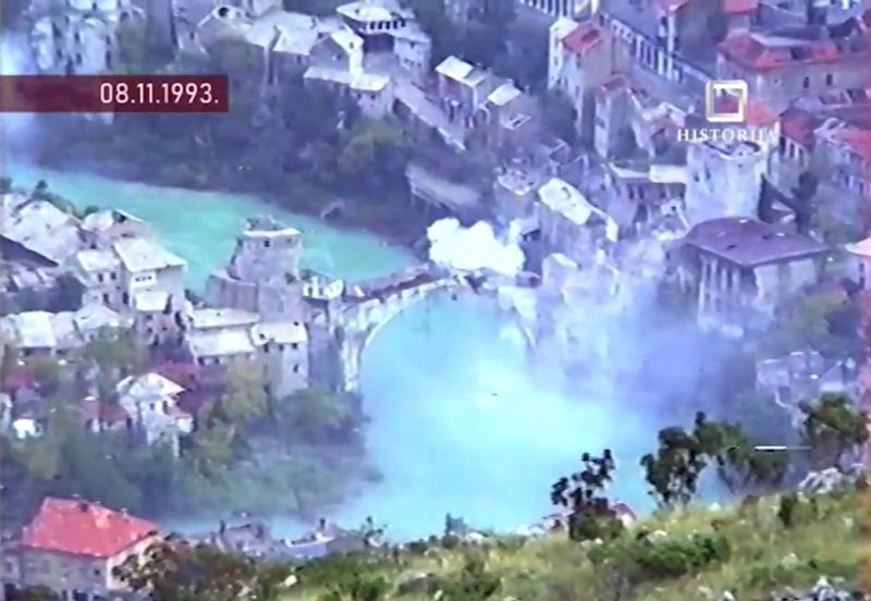 Pogledajte dosad neviđeni snimak rušenja Starog mosta (VIDEO)