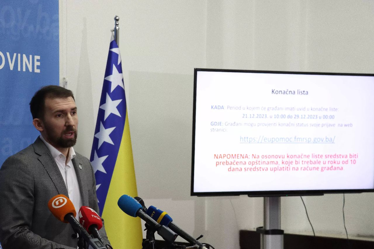 Novac na računima u narednih deset dana: Penzionerima 364 KM, ostalim kategorijama 579 KM EU pomoći