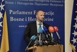 Muamer Zukić apeluje na Schmidta: Smijenite Dodika i sačuvajte mir u Bosni i Hercegovini