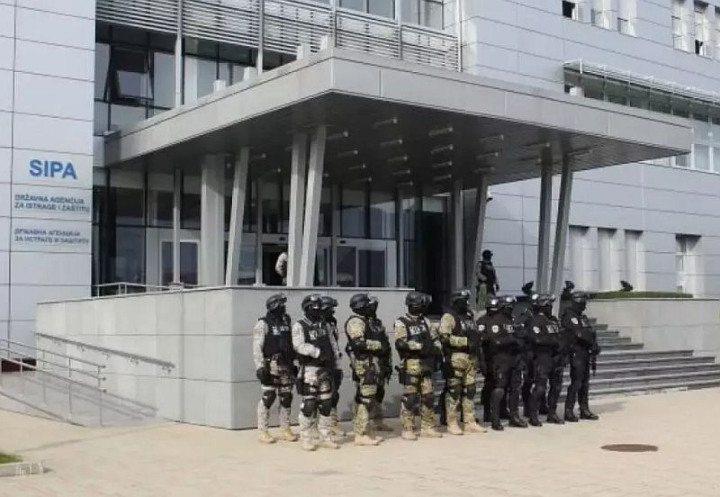 U prostorijama SIPA-e zadržana i advokatica Vasvija Vidović, iza ponoći izvršen pretres stana Ranka Debeveca