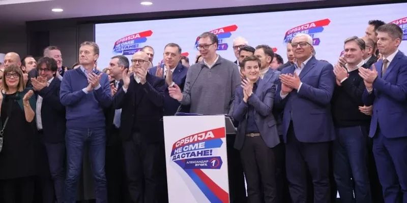 Vučić proglasio apsolutnu pobjedu na parlamentarnim i pokrajinskim izborima