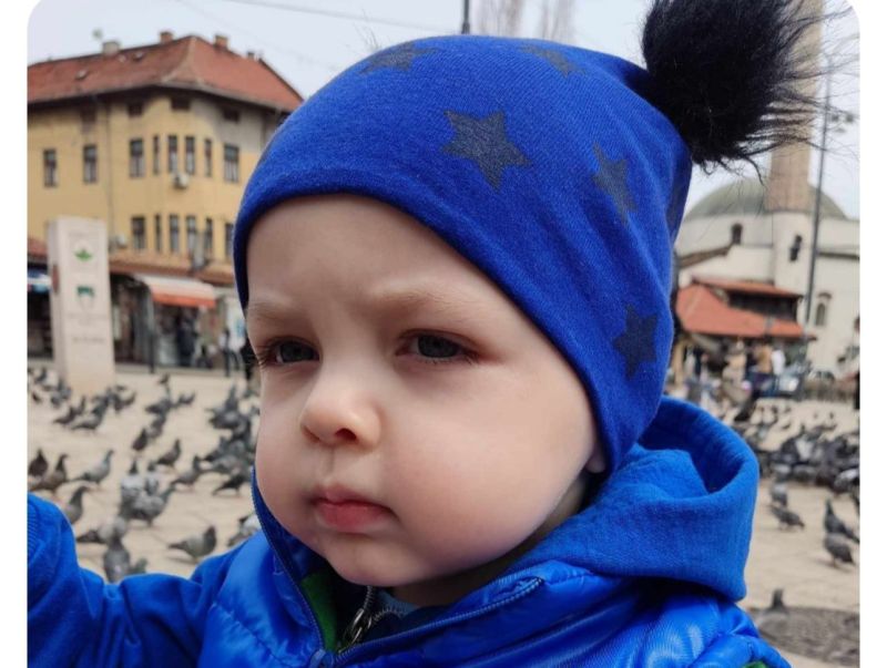 Udruženje Pomozi.ba pokrenulo apel za liječenje četverogodišnjeg Adina iz Travnika koji ima epilepsiju