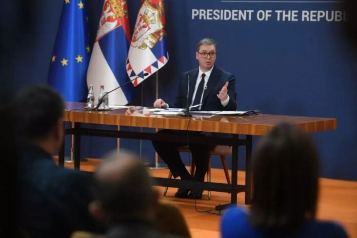 Vučić tvrdi: Dinar je jedina legalna valuta na Kosovu, sve druge su ilegalne