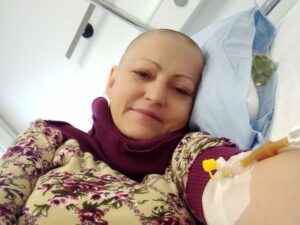 Udruženje Pomozi.ba pokrenulo apel za liječenje Travničanke Amele