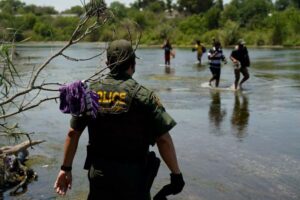 Vrhovni sud odlučio: Teksas može hapsiti ilegalne migrante