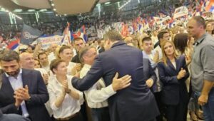 Janković stigao u Beograd da pruži podršku Vučiću