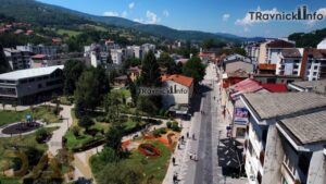 Sirena u Travniku označila minutu šutnje za žrtve Srebrenice