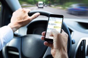 U Australiji planiraju trajno oduzimati mobitele vozačima koji ih koriste za vrijeme vožnje