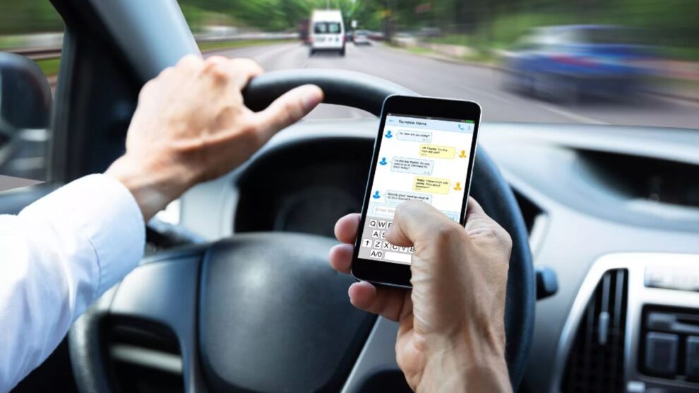 U Australiji planiraju trajno oduzimati mobitele vozačima koji ih koriste za vrijeme vožnje