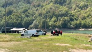 Danas akcija izvlačenja helikoptera OSBiH iz Jablaničkog jezera