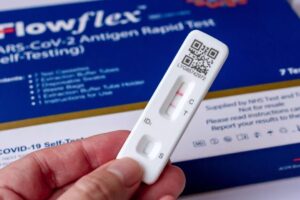 Upozorenje naučnika: Širi se zaraznija varijanta Covida-19