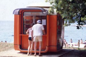 Znate li kako je crveni plastični kiosk postao jedan od simbola Jugoslavije?