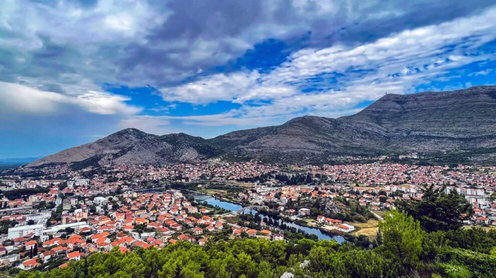 U BiH danas umjereno do pretežno oblačno, temperatura do 24°C