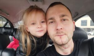 Udruženje Pomozi.ba pokrenulo apel za liječenje 28-godišnjeg Haruna, oca malene Irme