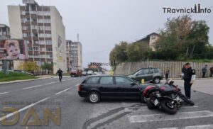 U nezgodi Audija i motocikla dvije osobe ozlijeđene