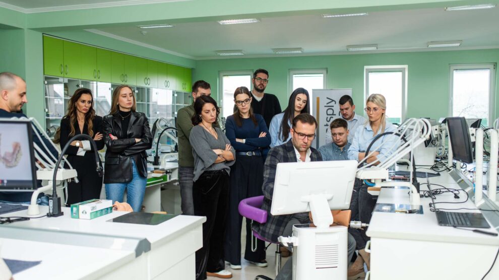 Na Farmaceutsko-zdravstvenom fakultetu u Travniku okupili su se stomatolozi iz BiH