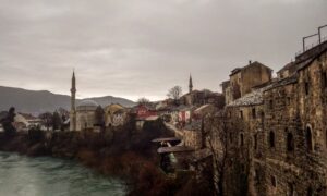 U BiH danas oblačno sa slabom kišom, temperatura od 1 do 12°C