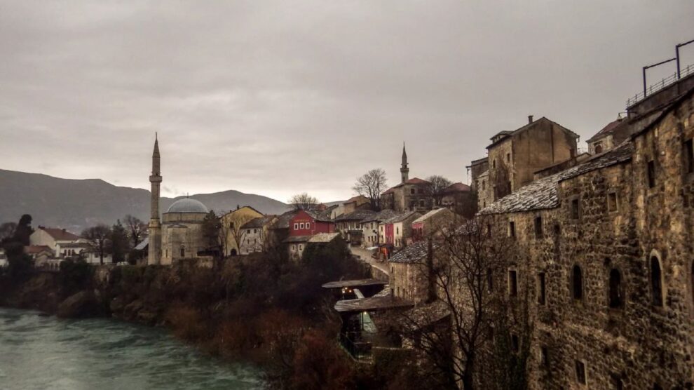 U BiH danas oblačno sa slabom kišom, temperatura od 1 do 12°C