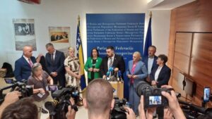 Klub DF-a od Miokovića traži da zakaže sjednicu Parlamenta: Fiskalni zakoni moraju se uputiti u proceduru