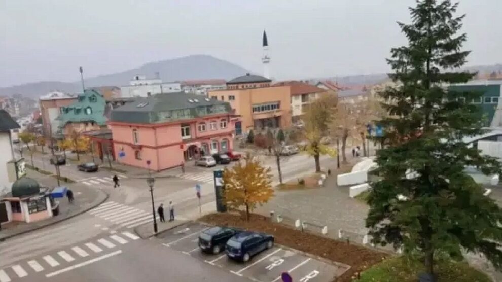 Muškarac ubio suprugu i sina, policija traga za njim