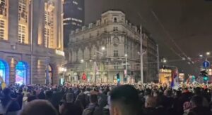 Dok Vučić negira, analitičari tvrde da je tišinu prekinuo 'zvučni top'