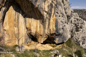 Pećina Badanj u blizini Stoca jedno je od najznačajnijih arheoloških nalazišta u BiH