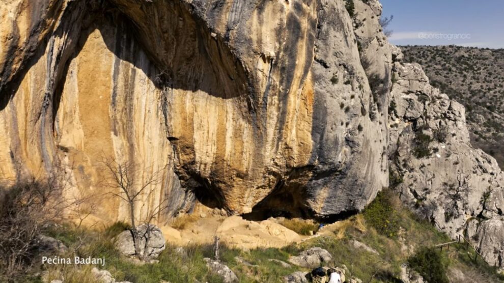 Pećina Badanj u blizini Stoca jedno je od najznačajnijih arheoloških nalazišta u BiH