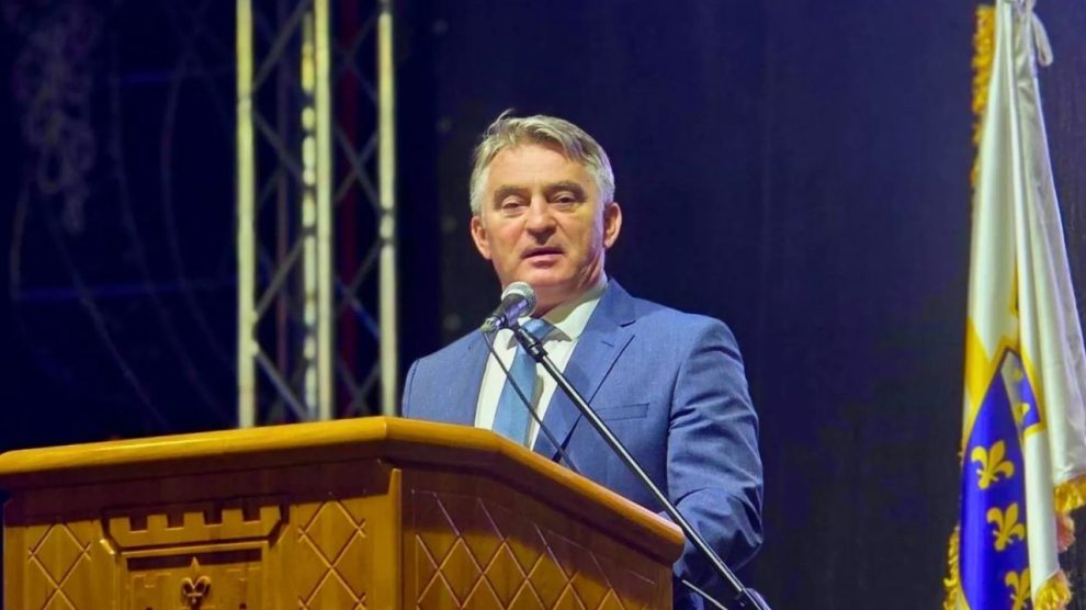 Željko Komšić u Ključu: Nismo odustali u ratu kad je bilo najteže, nismo ni u miru, a nećemo ni u budućnosti