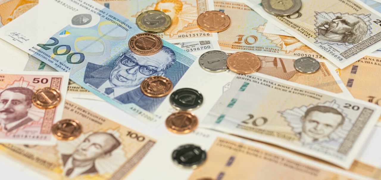 Gotovo 200.000 radnika u FBiH živi između 1.000 i 1.500 KM: Brojevi otkrivaju stvarnu sliku života